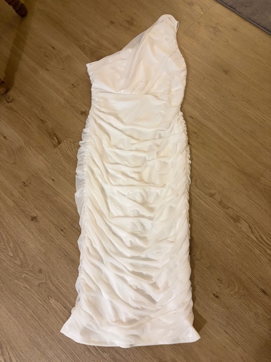 oys Dresses & Skirts - One-Shoulder White Ruched Sheath Dress